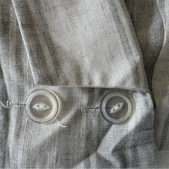 Vintage Betsy’s Things Gray Cropped Blazer with Asymmetrical Closure - Picture 4 of 7